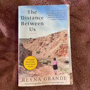 The distance between us 📖
